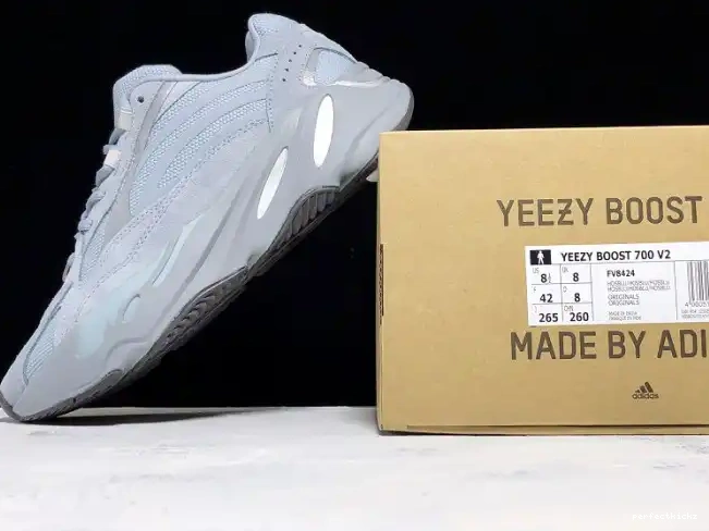 Blue FV8424 Adidas 700 Hospital Boost Yeezy v2 0611